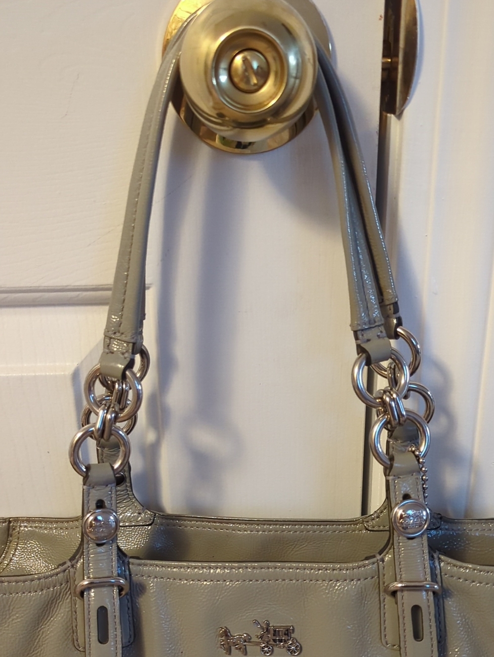 Coach Tote Bag in Silver Patent Leather - Picture 3 of 10